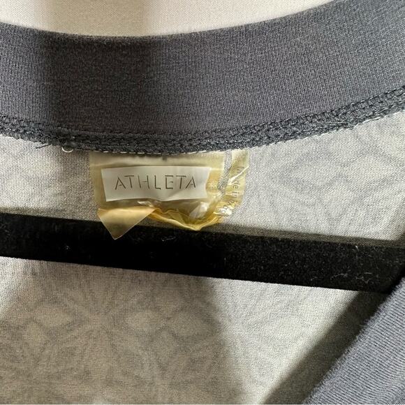 ATHLETA Gray V-Neck Dress in Large - Picture 2 of 4